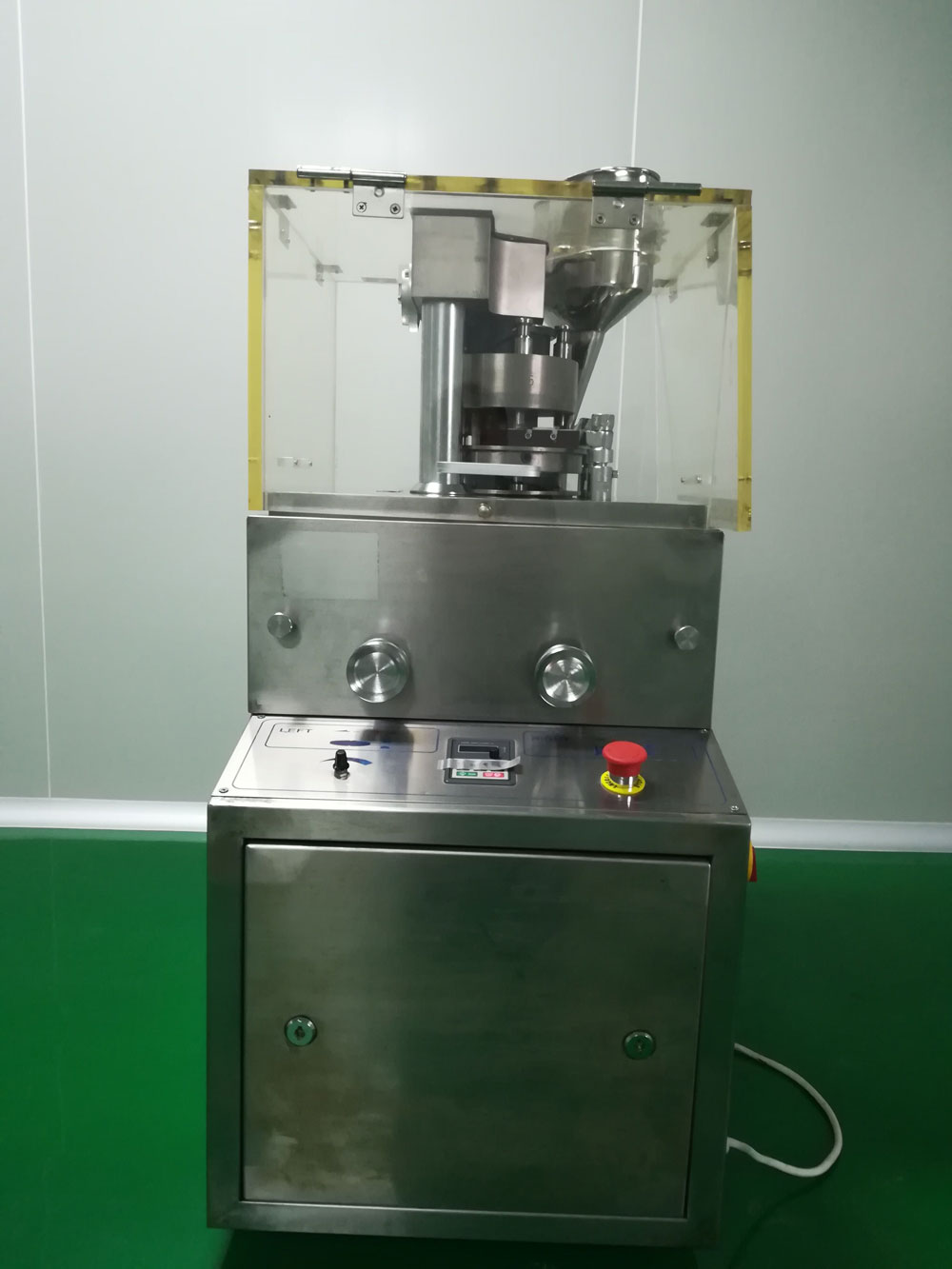江西人初健康用品有限公司壓片機(jī)